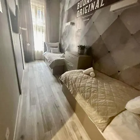 Apartment Orangehomes High Class 4 Bedroom Budapest